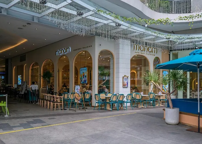 Cozy 2br In Uptown Bgc With Ps4 And Walking Distance To Malls And Restaurants