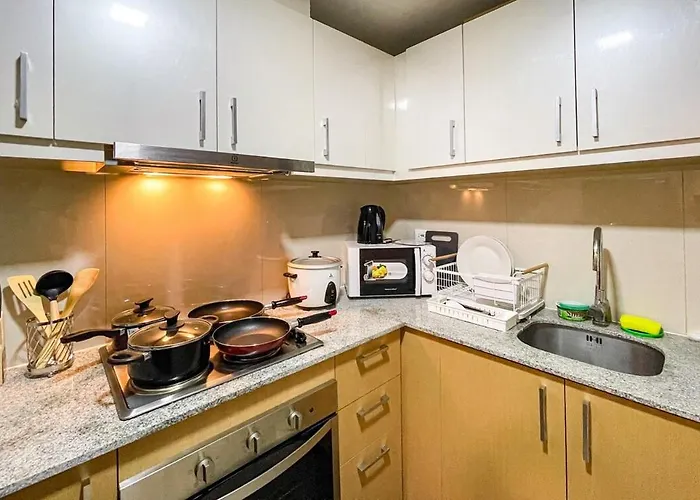 Apartment Cozy 2br In Uptown Bgc With Ps4 And Walking Distance To Malls And Restaurants *