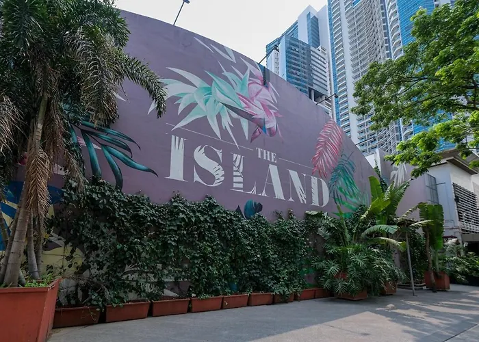 Cozy 2br In Uptown Bgc With Ps4 And Walking Distance To Malls And Restaurants Apartment Manila