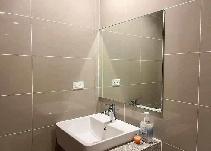 Cozy 2br In Uptown Bgc With Ps4 And Walking Distance To Malls And Restaurants