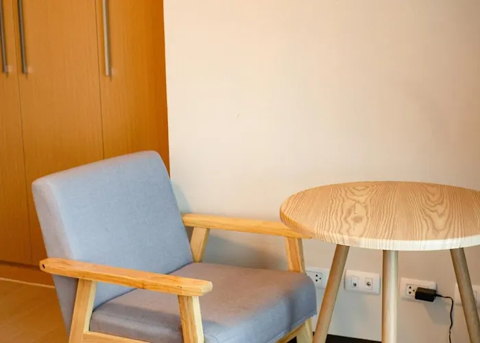Cozy 2br In Uptown Bgc With Ps4 And Walking Distance To Malls And Restaurants Apartment *