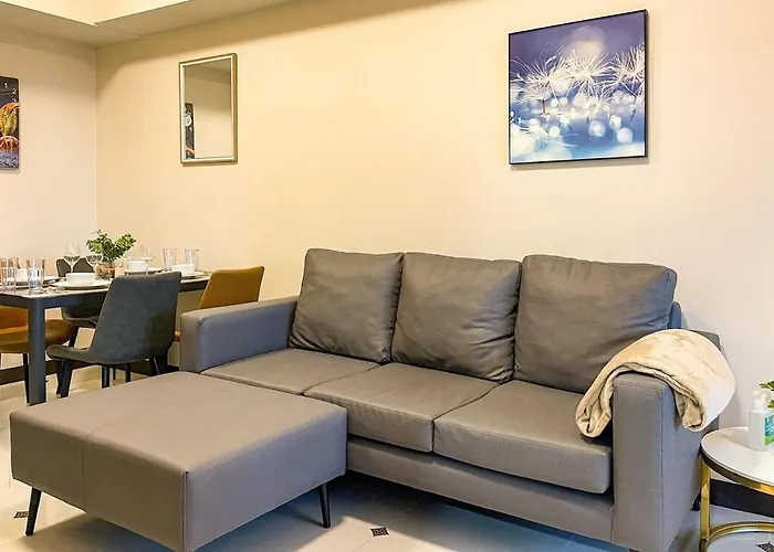 Cozy 2br In Uptown Bgc With Ps4 And Walking Distance To Malls And Restaurants Apartment