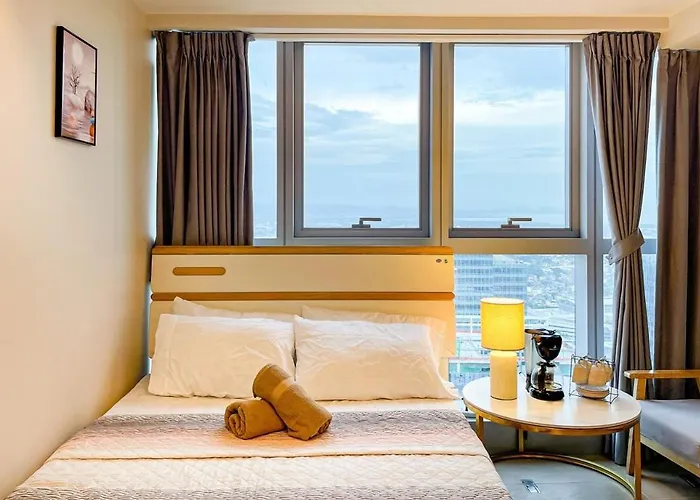 Apartment Cozy 2br In Uptown Bgc With Ps4 And Walking Distance To Malls And Restaurants