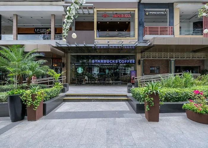 Apartment Cozy 2br In Uptown Bgc With Ps4 And Walking Distance To Malls And Restaurants