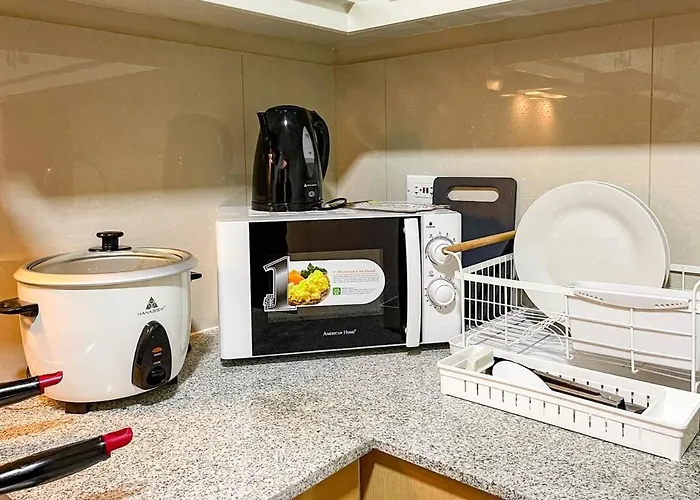 Cozy 2br In Uptown Bgc With Ps4 And Walking Distance To Malls And Restaurants Apartment *