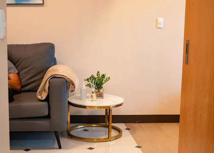 Cozy 2br In Uptown Bgc With Ps4 And Walking Distance To Malls And Restaurants Apartment Manila