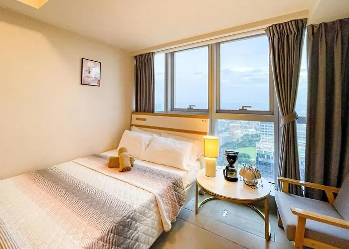Cozy 2br In Uptown Bgc With Ps4 And Walking Distance To Malls And Restaurants Apartment