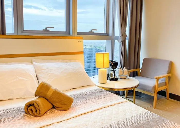 Cozy 2br In Uptown Bgc With Ps4 And Walking Distance To Malls And Restaurants Apartment *